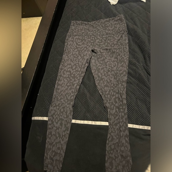 Lululemon camo high rise align leggings 25” - Picture 5 of 5